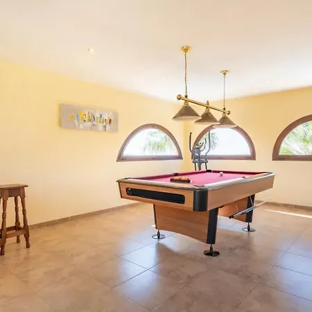 Oscols Villa *